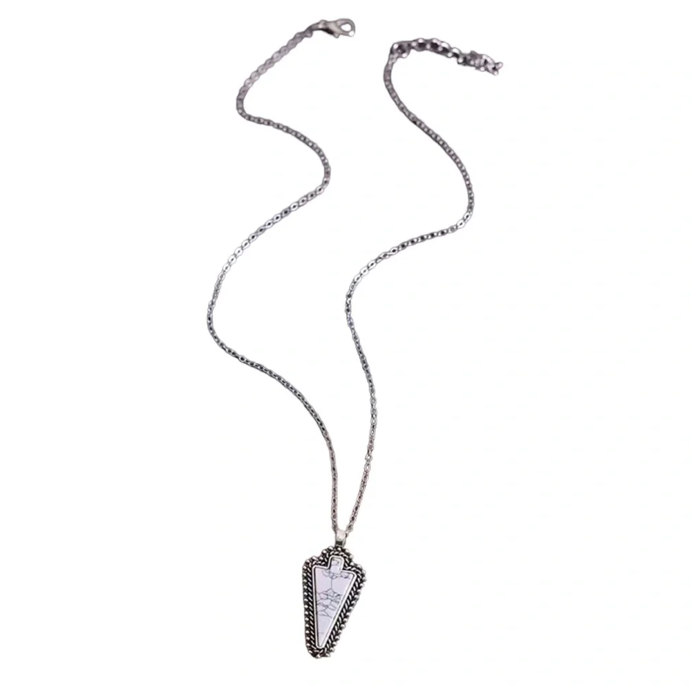 Silver Plated Pendant Necklace with Arrow Head
